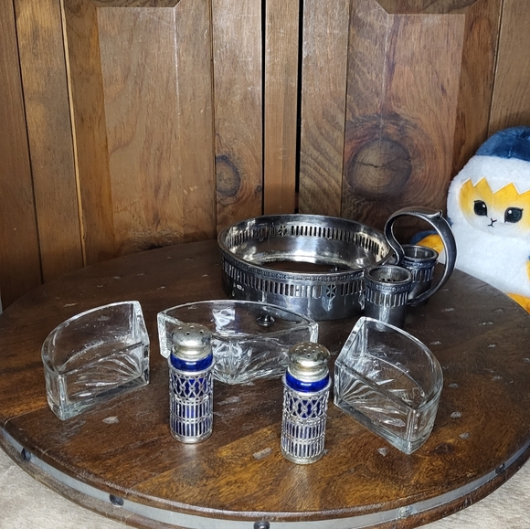 Elegant Silver and Blue Condiment Set - Picture 12 of 16